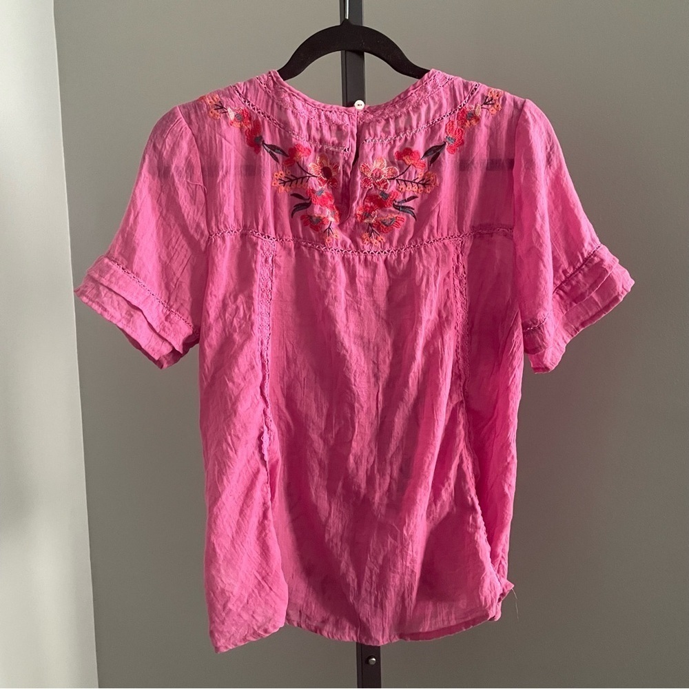 Umgee Pink Floral Embroidered Laffer Lace Trim Blouse Size Small - Picture 3 of 5